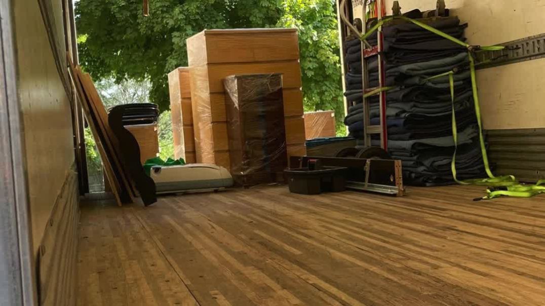 ⁣Belleville Movers