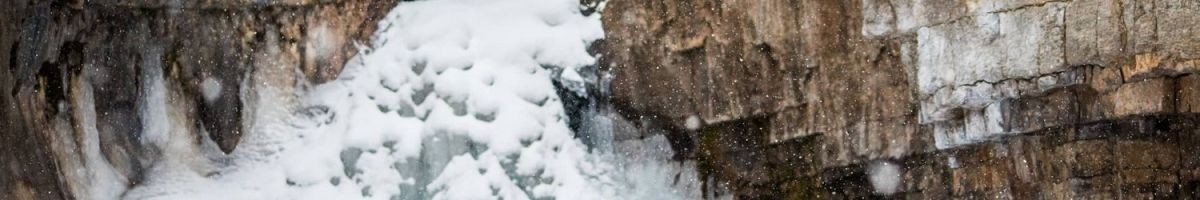 Wanderlust Elopements 