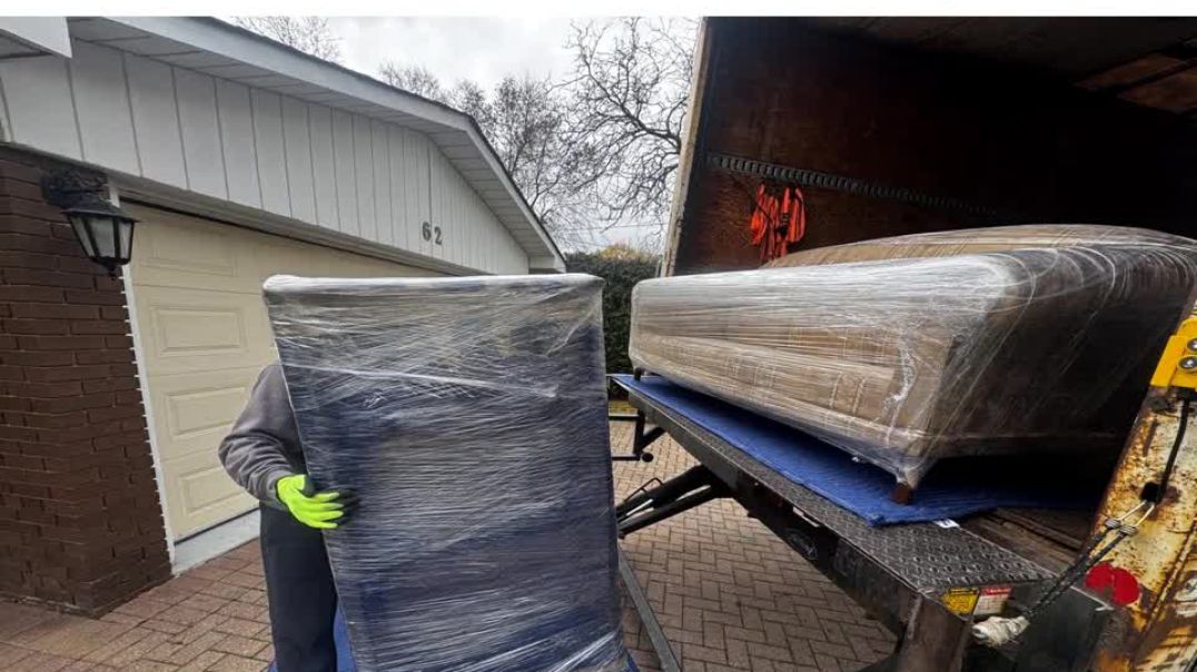 ⁣Get Movers : #1 Movers in Burnaby, BC | 604–373–7574